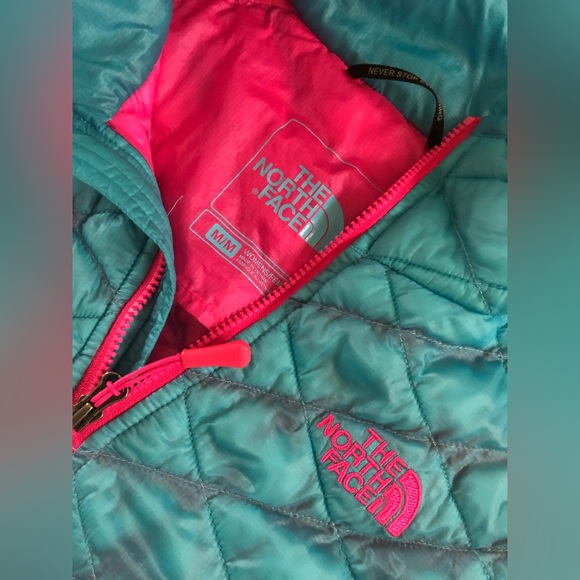 Pre-owned The North Face Thermoball puffer vest blue pink M - Picture 2 of 8